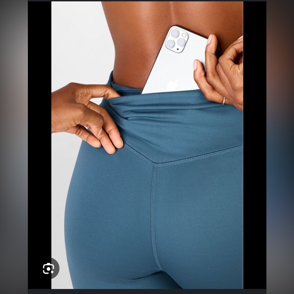 NWOT Fabletics Motion365 Leggings in Dark Blue - Picture 11 of 13